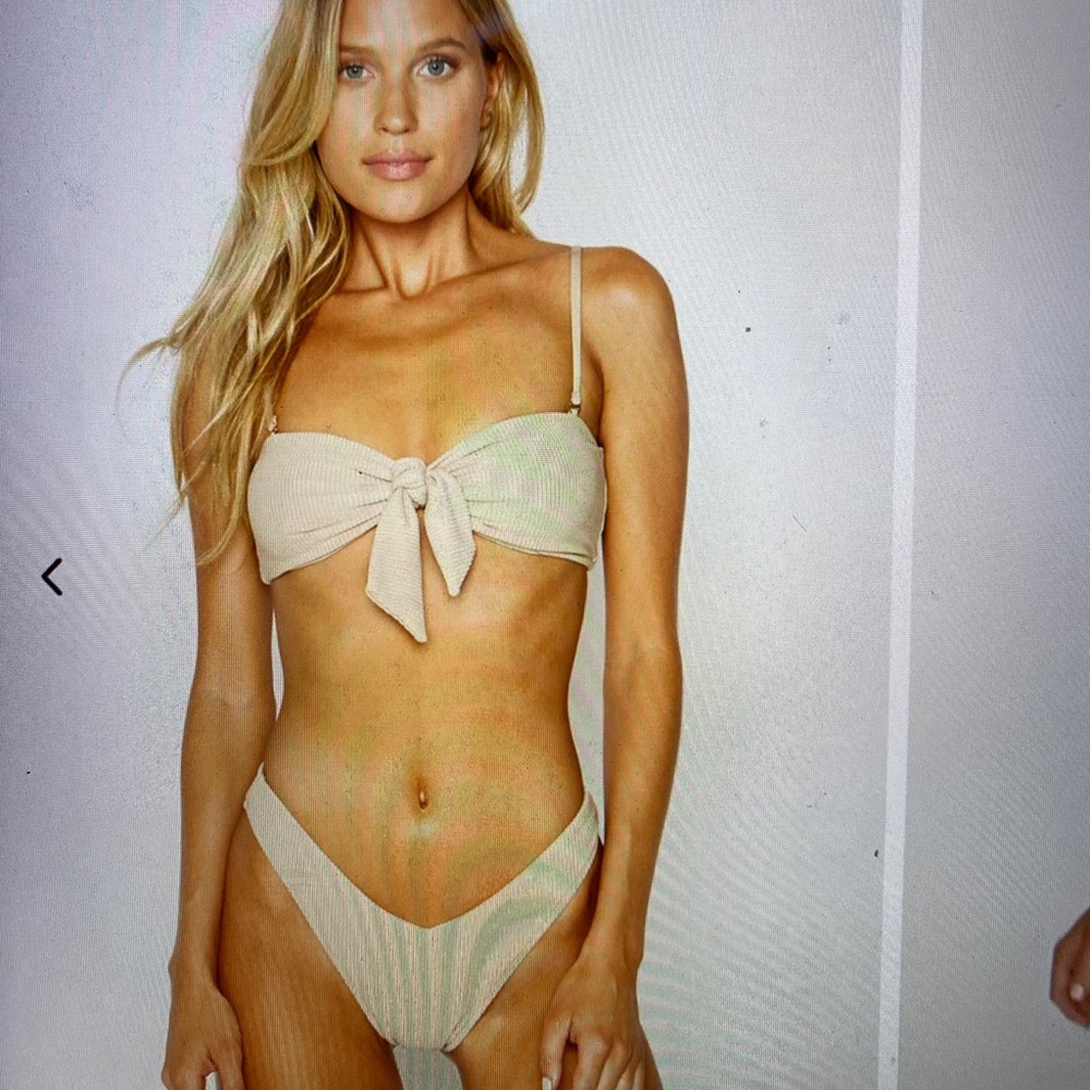 Frankies bikini Enzo top and bottom